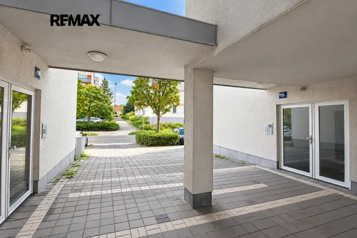 Prodej bytu 1+kk, Praha - Strašnice, Názovská, 35 m2