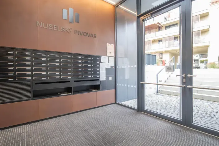 Pronájem bytu 2+kk, Praha - Nusle, Vrtbova, 57 m2