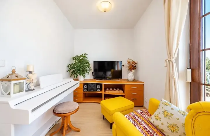 Prodej rodinného domu, Káraný, 180 m2
