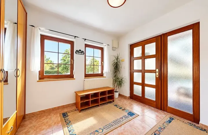 Prodej rodinného domu, Káraný, 180 m2