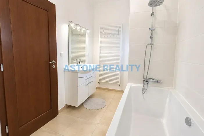 Pronájem rodinného domu, Trnová, 213 m2