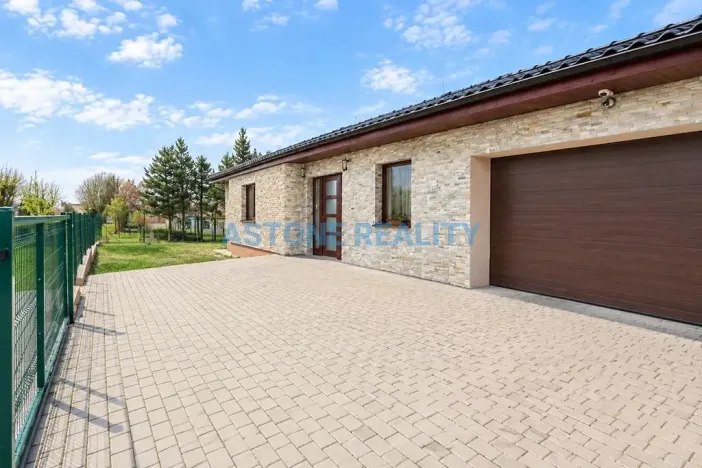 Pronájem rodinného domu, Trnová, 213 m2