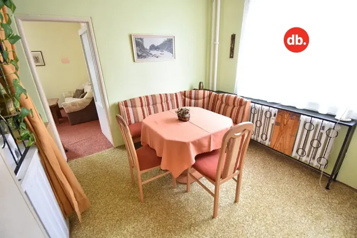 Prodej bytu 3+1, Karlovy Vary, Šumavská, 64 m2
