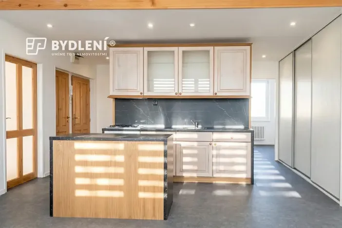 Pronájem bytu 4+kk, Meziboří, J. A. Komenského, 66 m2