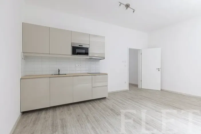 Pronájem bytu 1+kk, Praha - Smíchov, Pod Barvířkou, 32 m2