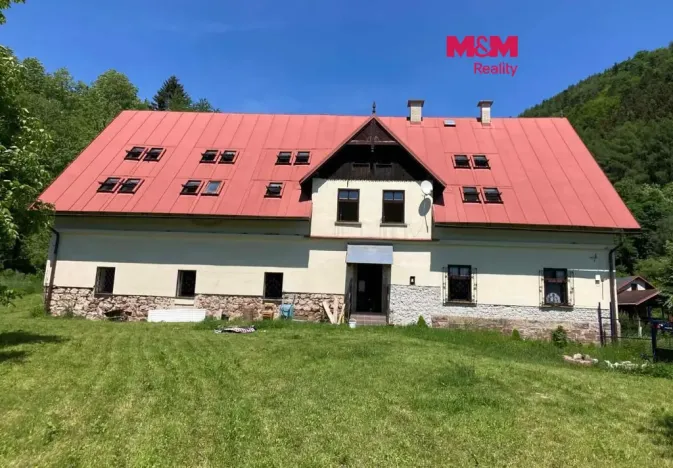 Pronájem chalupy, Bernartice, 639 m2