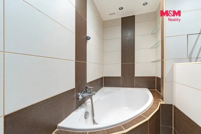 Prodej bytu 1+1, Aš, Vysoká, 36 m2