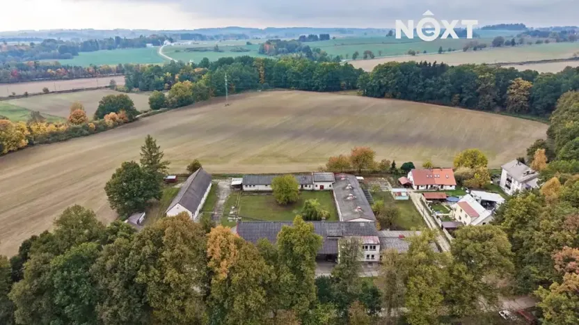 Prodej zemědělského objektu, Jindřichův Hradec, 9726 m2