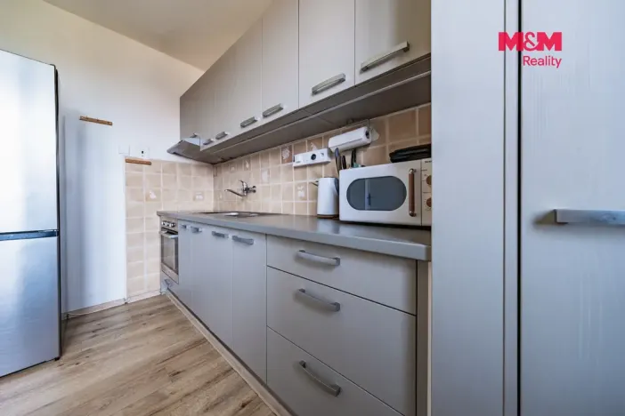 Prodej bytu 4+1, Větrušice, Jižní, 74 m2