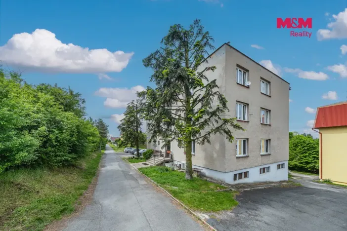 Prodej bytu 4+1, Větrušice, Jižní, 74 m2