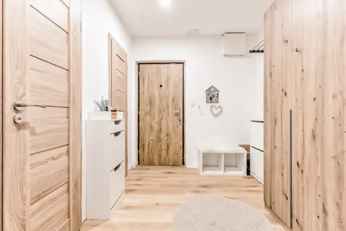 Prodej bytu 2+1, Karlovy Vary, Konečná, 63 m2