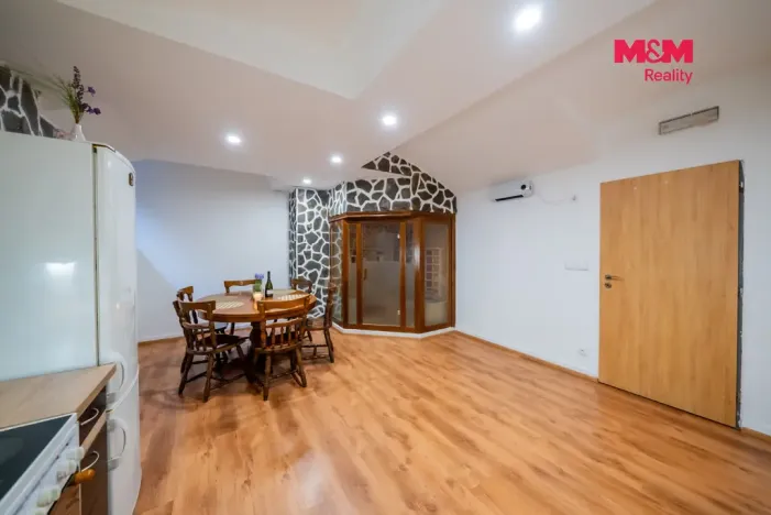 Prodej komerční nemovitosti, Slavkov u Brna, Koláčkovo náměstí, 99 m2