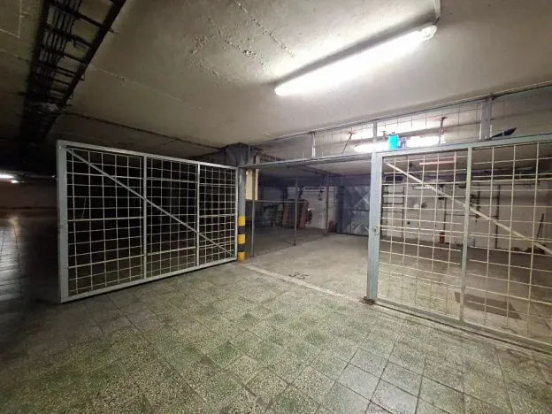 Pronájem garáže, Praha - Strašnice, 16 m2