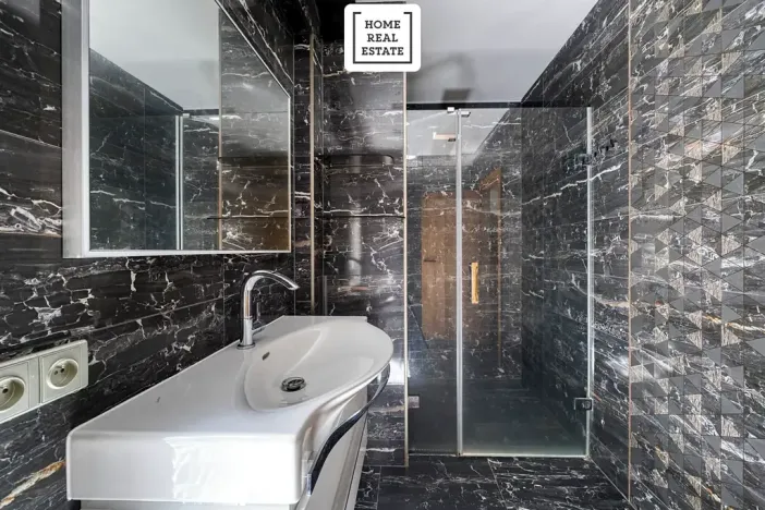 Prodej bytu 4+kk, Karlovy Vary, Šumavská, 171 m2