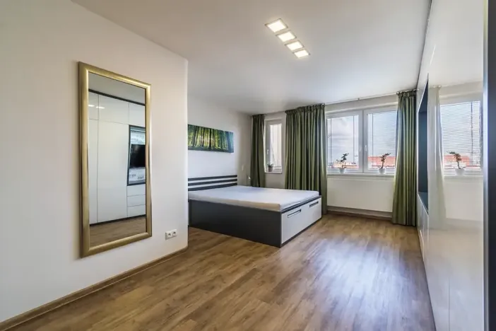 Pronájem bytu 2+kk, Praha - Vinohrady, Moravská, 92 m2