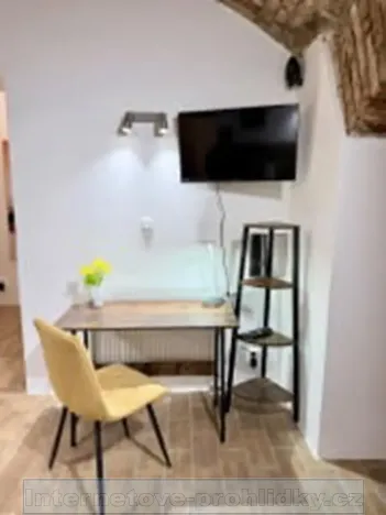 Pronájem bytu 1+kk, Praha - Smíchov, 94 m2