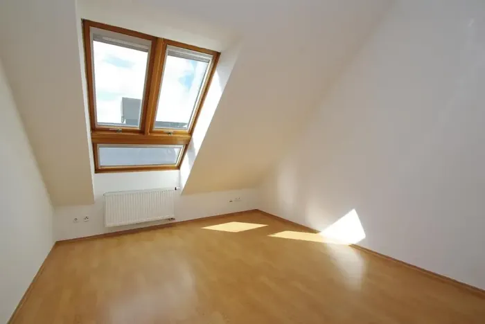 Pronájem kanceláře, Praha - Smíchov, Štefánikova, 82 m2
