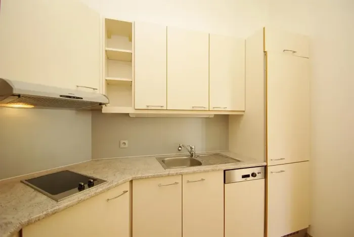 Pronájem kanceláře, Praha - Smíchov, Štefánikova, 82 m2