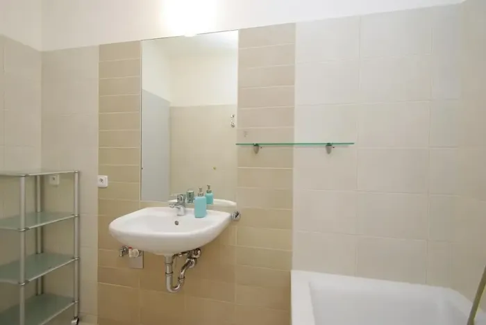 Pronájem kanceláře, Praha - Smíchov, Štefánikova, 82 m2