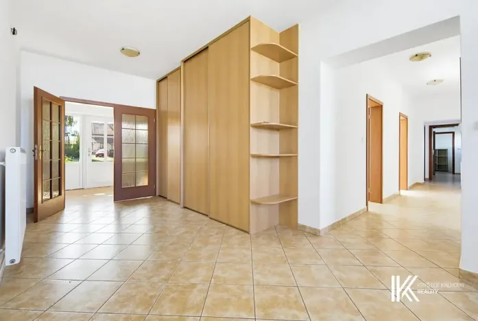 Prodej kanceláře, Hrochův Týnec, 356 m2