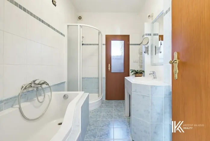 Prodej kanceláře, Hrochův Týnec, 356 m2