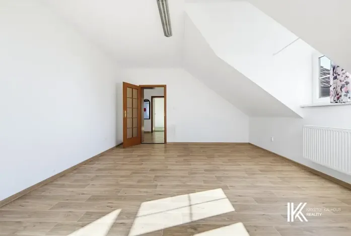 Prodej rodinného domu, Hrochův Týnec, 356 m2