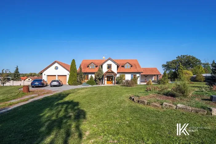 Prodej rodinného domu, Hrochův Týnec, 356 m2