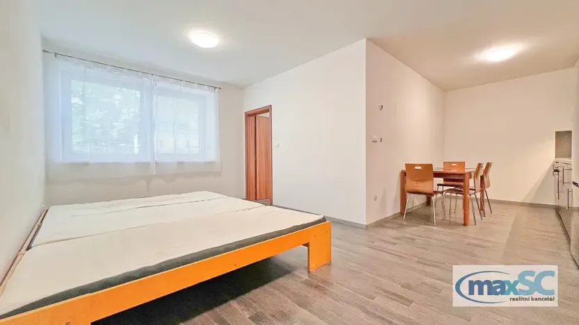 Pronájem bytu 2+kk, Holice, Bratří Čapků, 54 m2