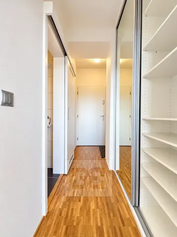 Pronájem bytu 1+kk, Praha - Nové Město, Na výtoni, 41 m2