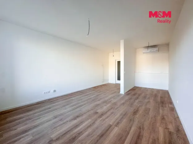 Pronájem bytu 1+kk, Praha, Ocelářská, 39 m2