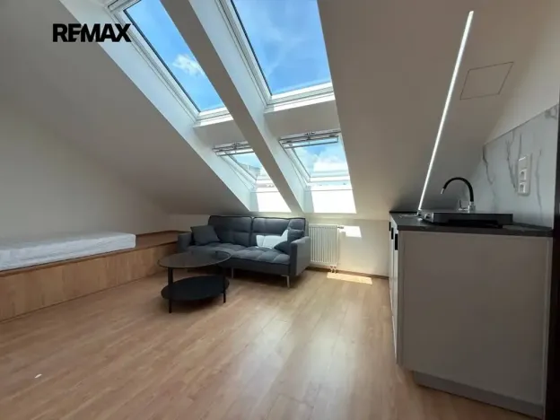 Pronájem bytu 2+kk, Praha - Dejvice, Koulova, 43 m2