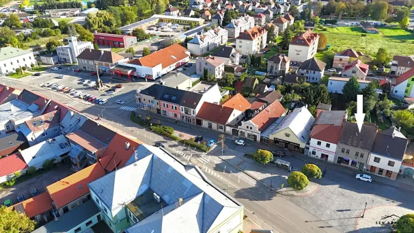 Prodej komerční nemovitosti, Chlumec nad Cidlinou, Klicperovo náměstí, 262 m2