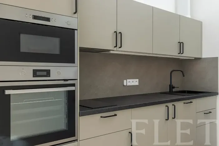 Pronájem bytu 1+kk, Praha - Hostavice, Českobrodská, 36 m2