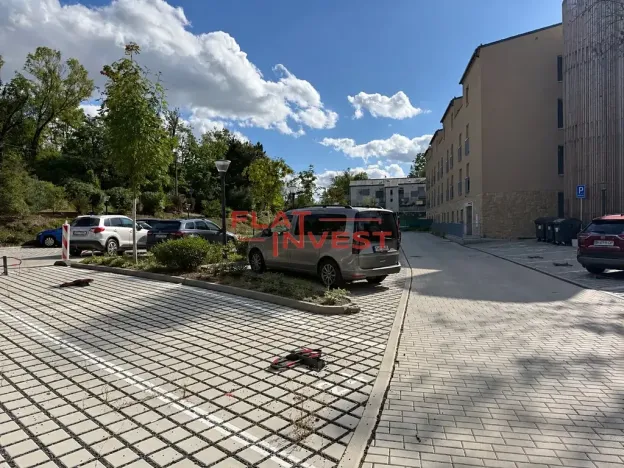 Prodej garážového stání, Tuchoměřice, V Kněžívce, 18 m2
