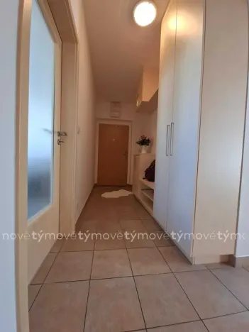 Pronájem bytu 2+kk, Pardubice, Jozefa Gabčíka, 58 m2