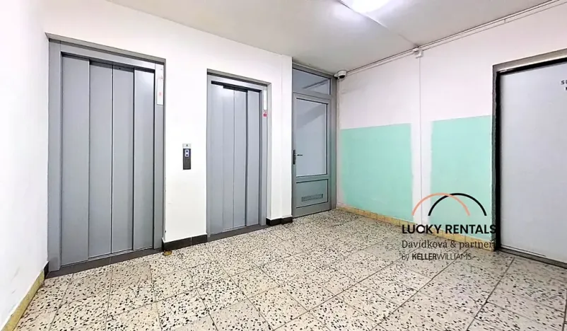 Pronájem bytu 2+kk, Praha - Černý Most, Kpt. Stránského, 43 m2