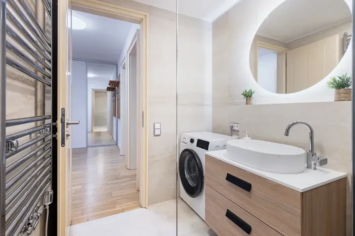 Pronájem bytu 2+kk, Praha - Karlín, Rohanské nábřeží, 60 m2