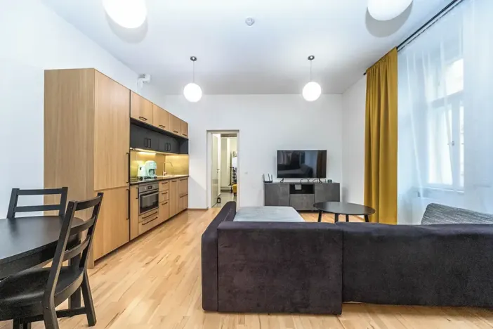 Pronájem bytu 2+kk, Praha, Tyršova, 56 m2