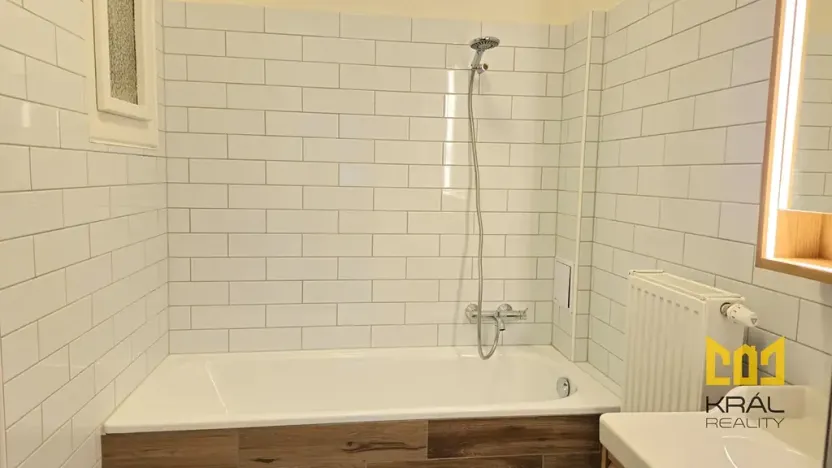 Pronájem bytu 2+1, Praha - Smíchov, Grafická, 57 m2