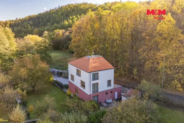 Prodej rodinného domu, Praha - Dejvice, V Šáreckém údolí, 230 m2