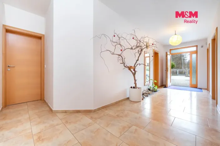 Prodej rodinného domu, Praha - Dejvice, V Šáreckém údolí, 230 m2
