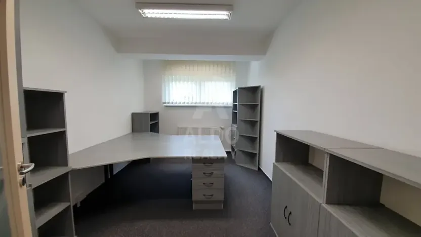 Pronájem kanceláře, České Budějovice, Husova tř., 89 m2