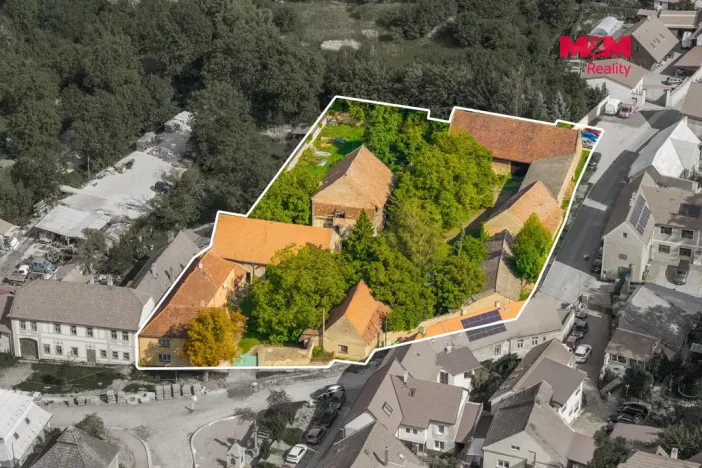 Prodej obchodního prostoru, Buštěhrad, Náměstí, 4516 m2