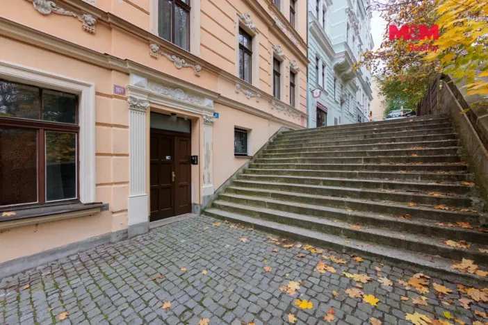 Prodej komerční nemovitosti, Karlovy Vary, Moravská, 85 m2