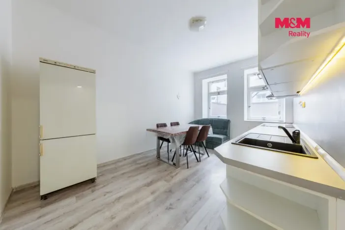 Prodej komerční nemovitosti, Karlovy Vary, Moravská, 85 m2