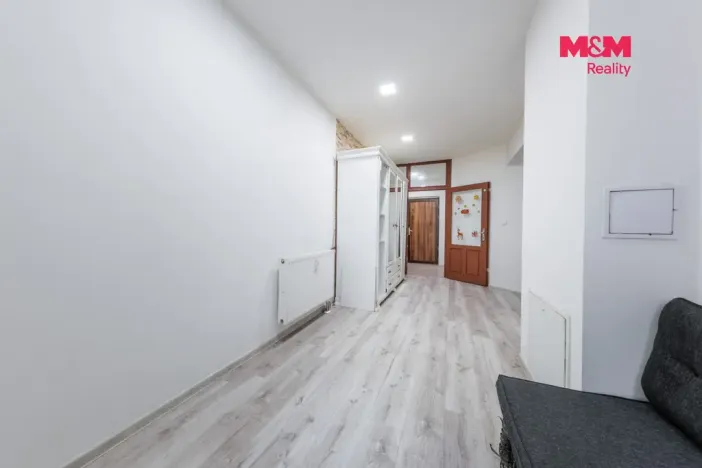 Prodej komerční nemovitosti, Karlovy Vary, Moravská, 85 m2