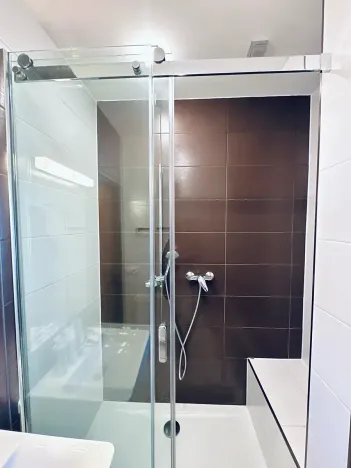 Prodej bytu 2+1, Karlovy Vary, Poděbradská, 56 m2