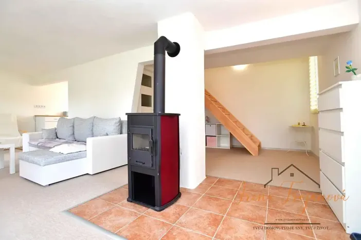 Prodej chaty, Lešany, 85 m2