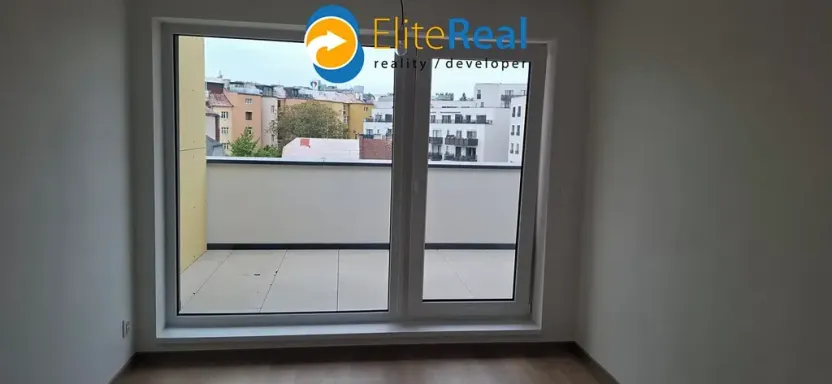 Pronájem bytu 2+kk, Olomouc, Varšavské nám., 43 m2