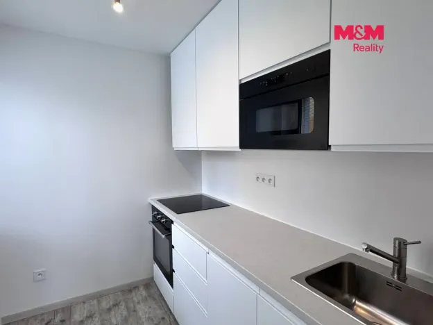Pronájem bytu 2+1, Ústí nad Labem - Ústí nad Labem-centrum, Velká Hradební, 51 m2